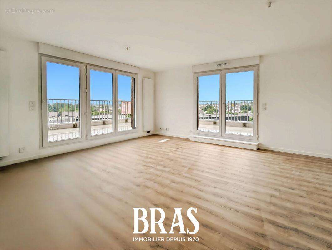 Appartement à THEIX