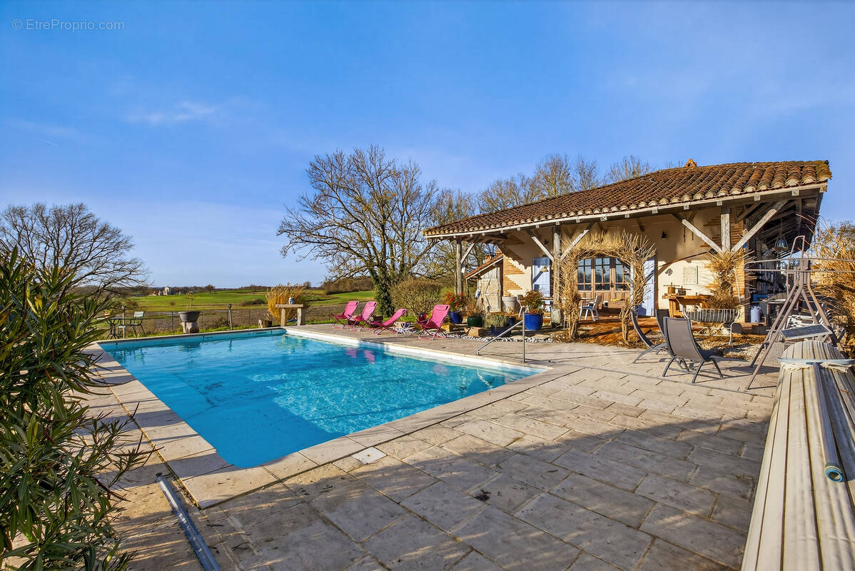 Maison à MONTREVEL-EN-BRESSE