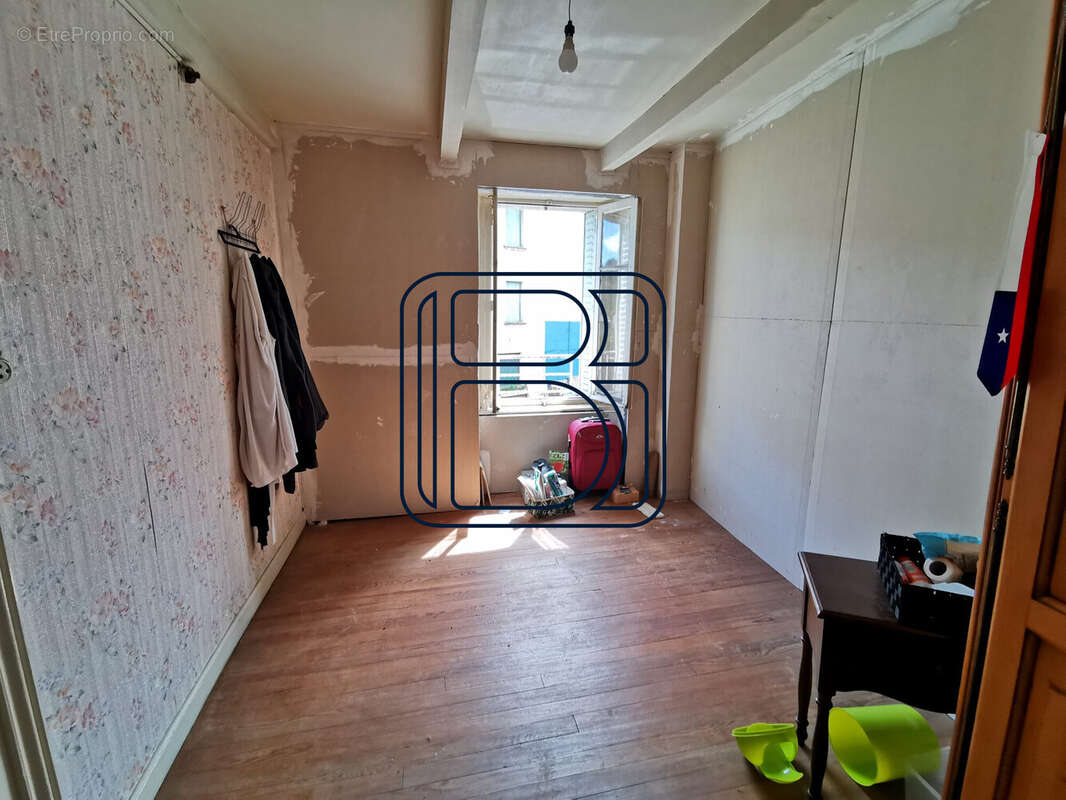 Maison à SAINT-ALYRE-D'ARLANC