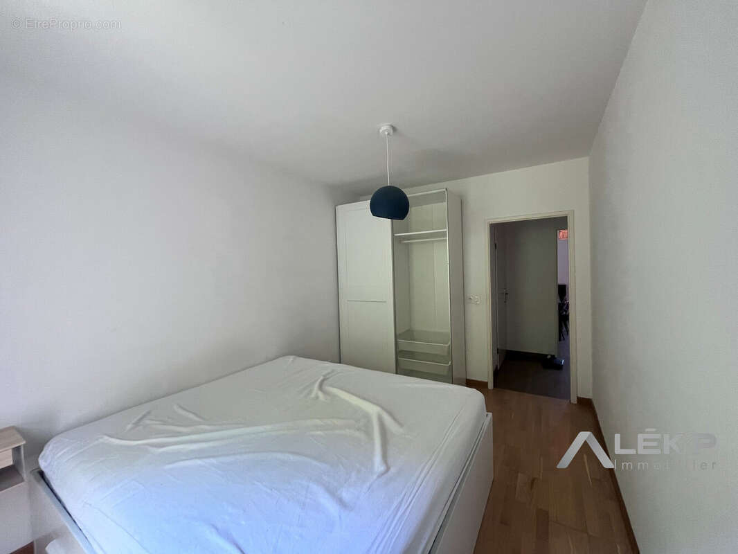 Appartement 65 m² à Nanterre  - photo 4