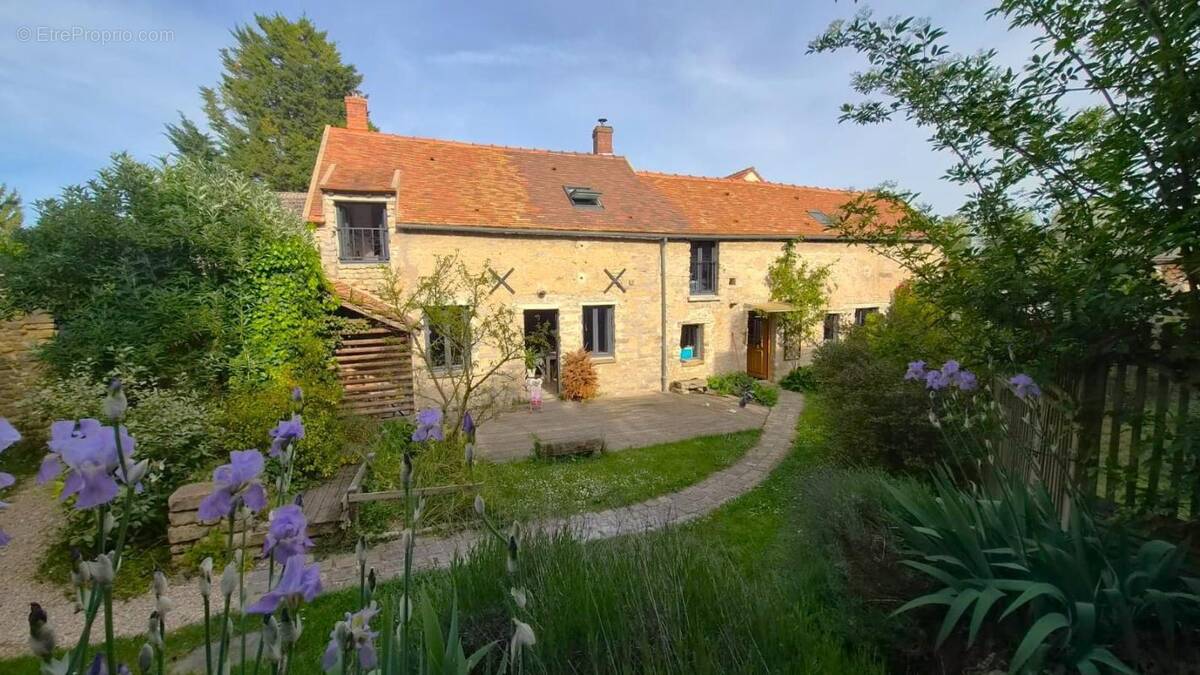 Maison à ETAMPES