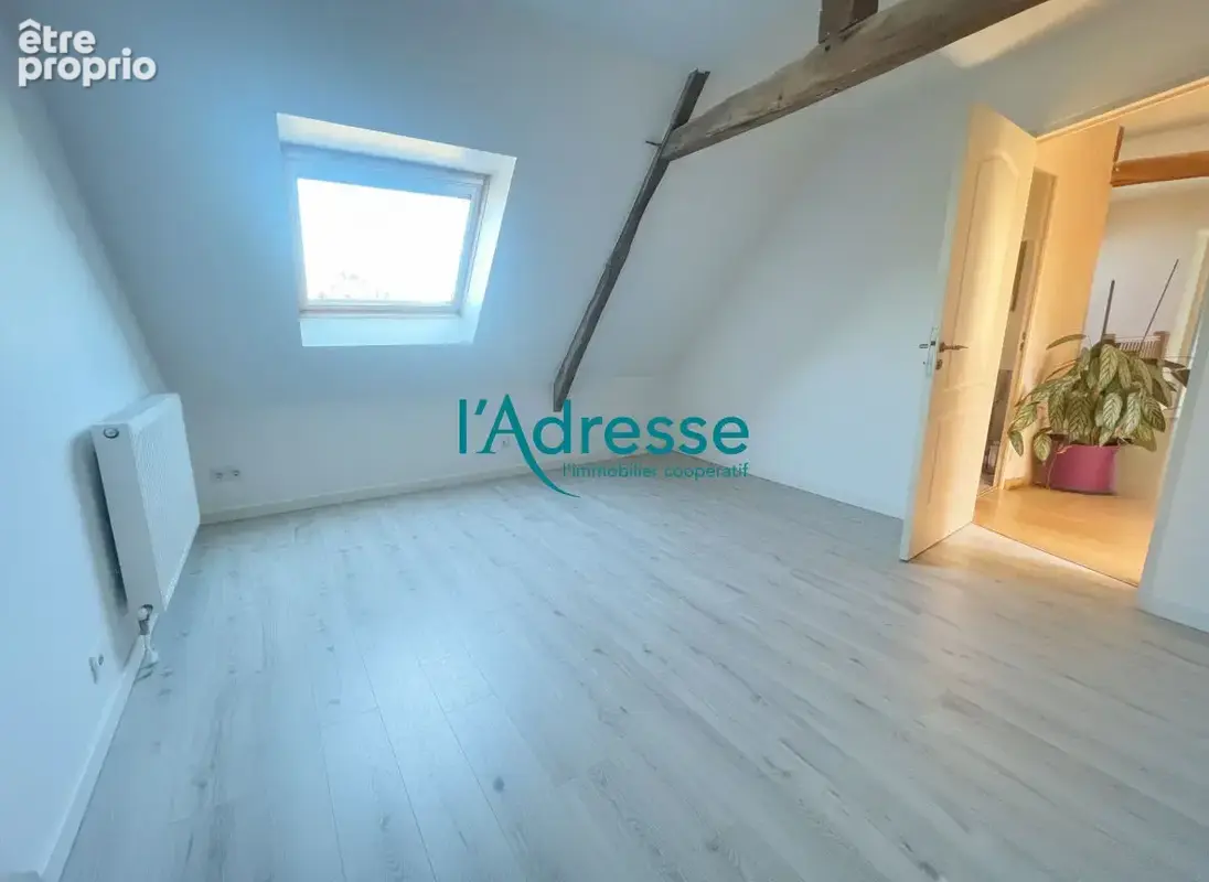 Maison familiale de 235 m² avec terrain arboré de 5 200 m² - photo 6