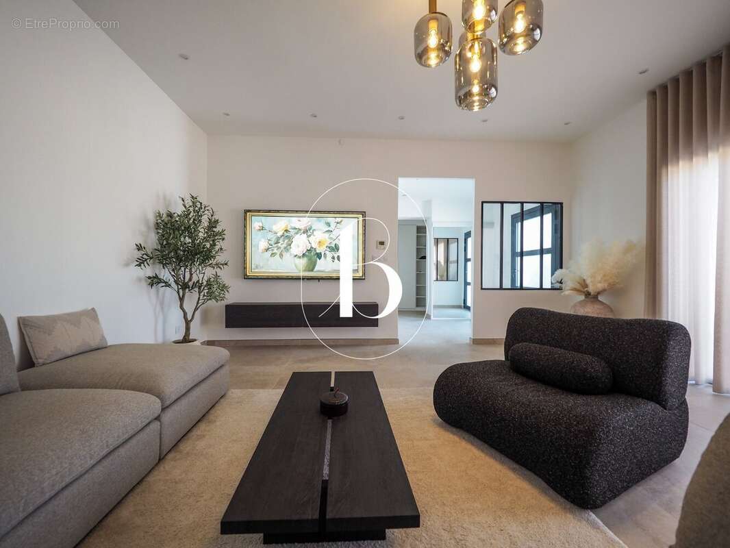 Maison à BAGNOLS-SUR-CEZE