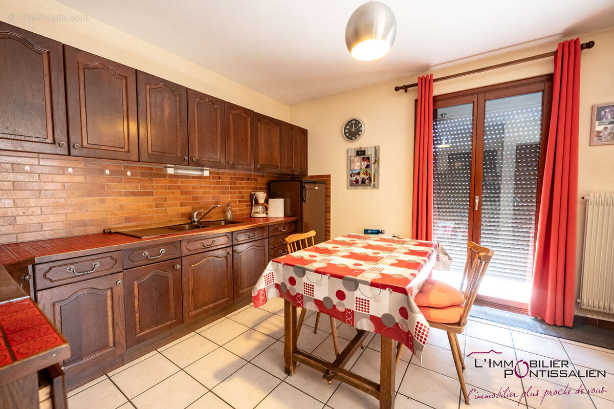 Maison à ROCHEJEAN