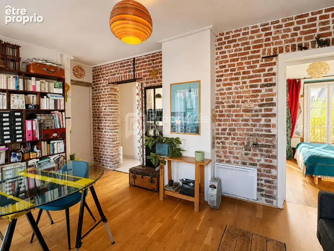 75009 PARIS - Quartier Martyrs-Lorette-Cadet- Appartement lumineux, traversant avec 6  balcons et belle vue - photo 5