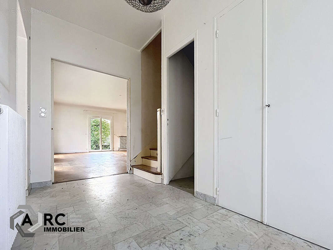 Maison à SAINT-JEAN-DE-LA-RUELLE