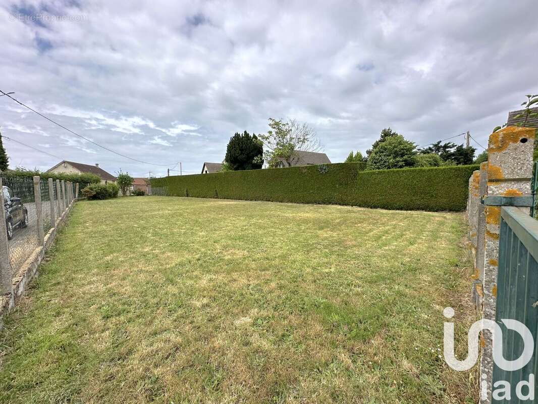 Photo 3 - Terrain à LA CHAPELLE-DU-BOIS-DES-FAULX