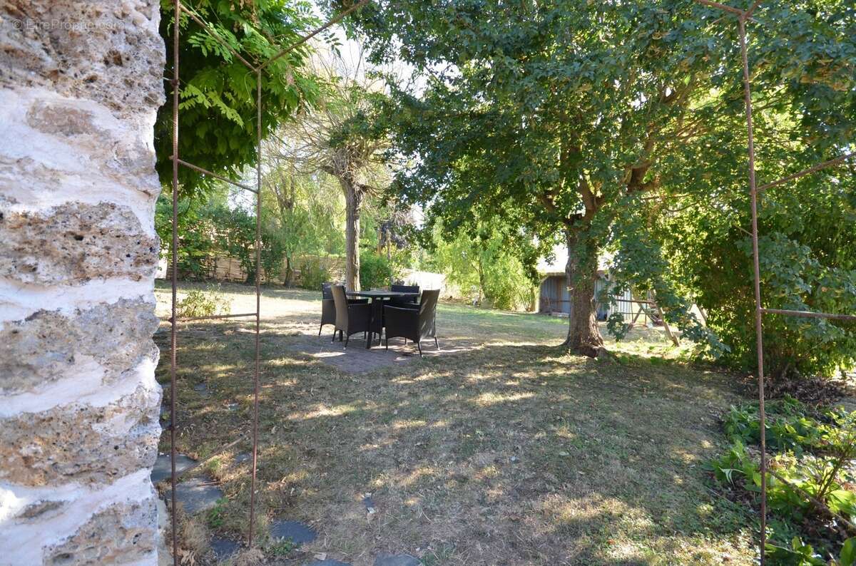 Proche de CHATILLON SUR MARNE (51) à vendre Belle maison en pierre rénovée avec dépendance - photo 2