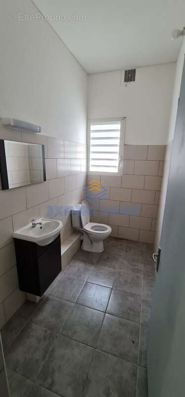 Saint-Pierre - centre-vile : appartement T4 de +150 m2 - photo 9