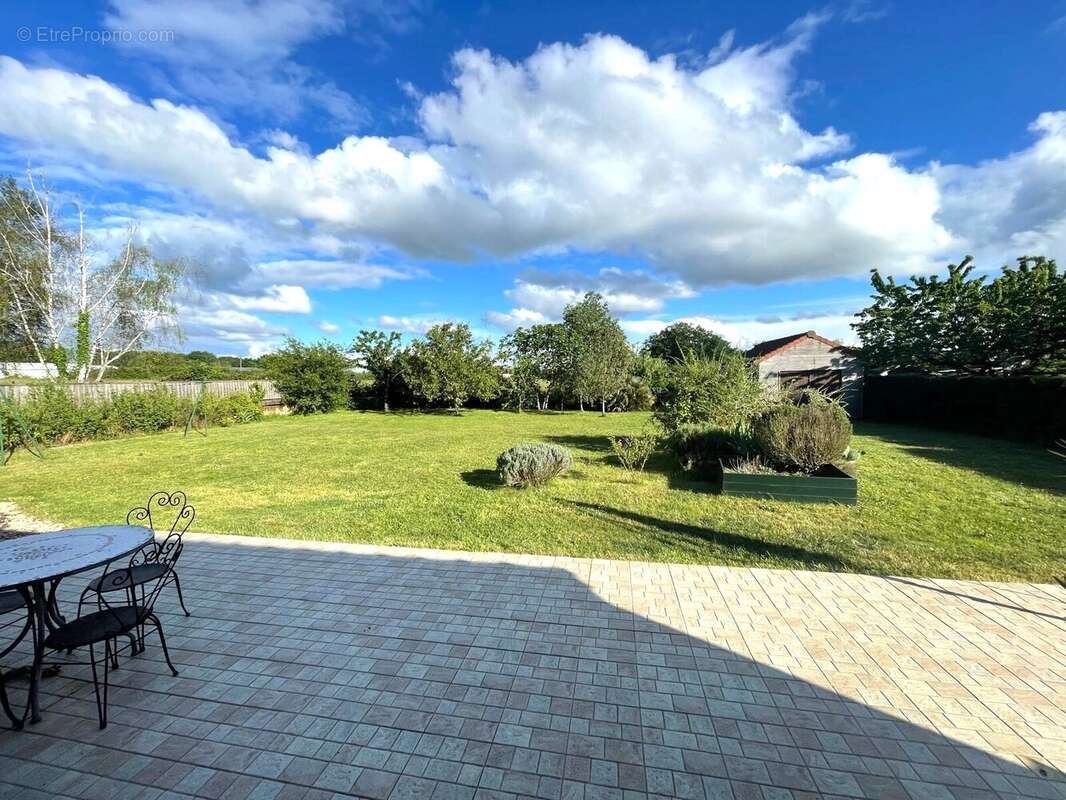 Maison 133 m² à Saint-Eloy-De-Gy  - photo 37