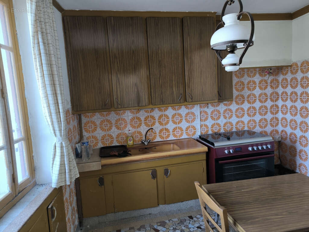 Maison à OUROUX-EN-MORVAN