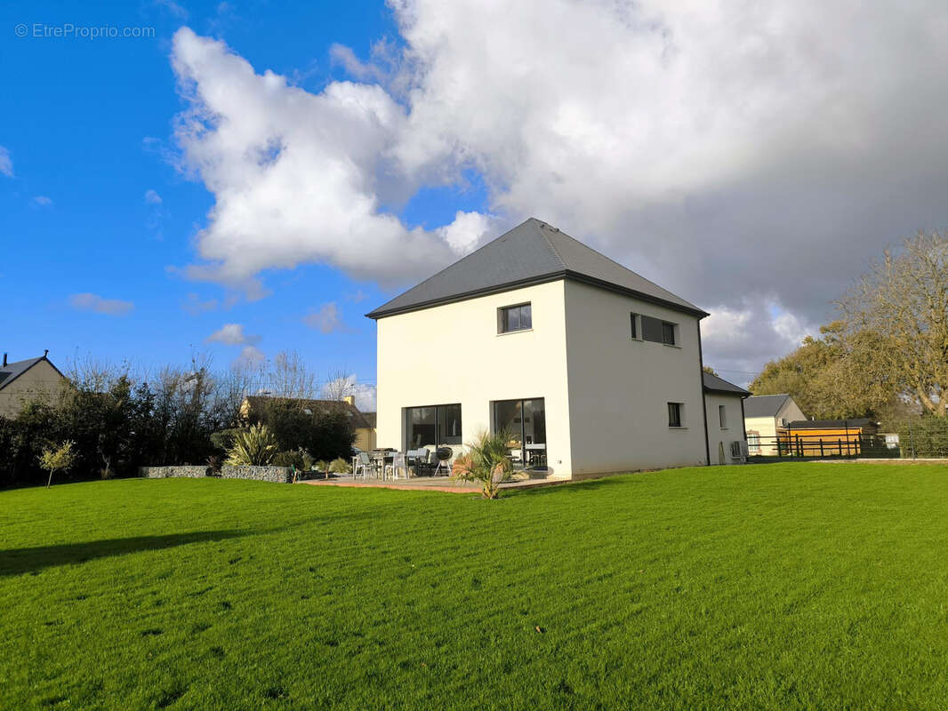 Maison à LE MOLAY-LITTRY