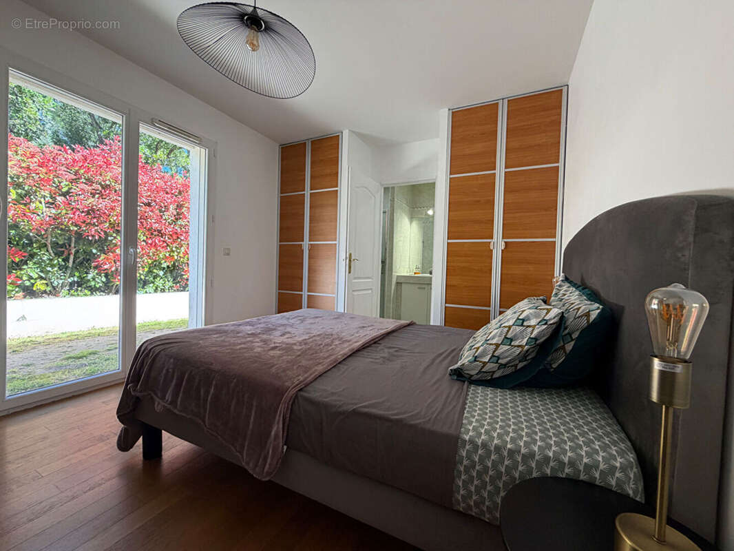 Maison à BAGNOLS-EN-FORET