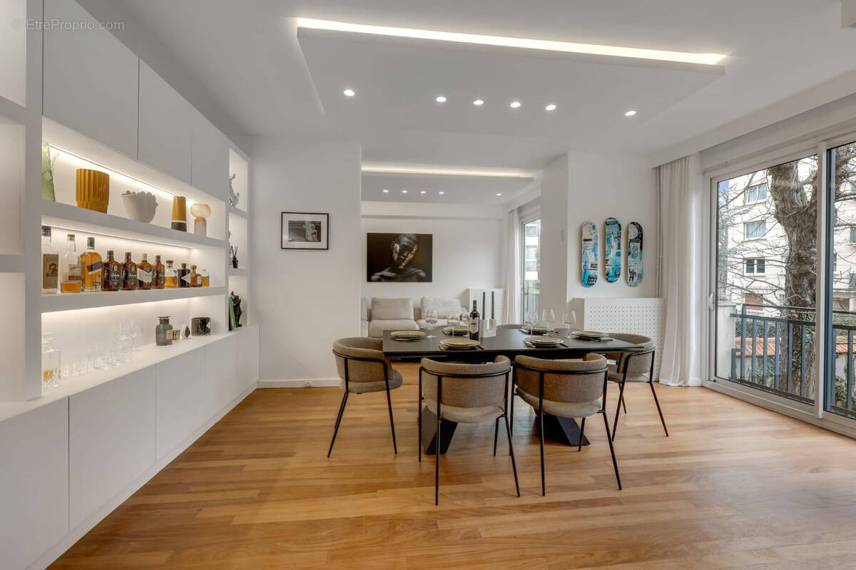 Appartement à NEUILLY-SUR-SEINE