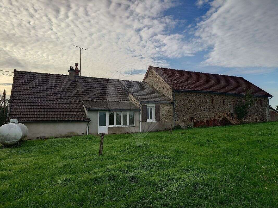Maison à SAVIGNY-POIL-FOL