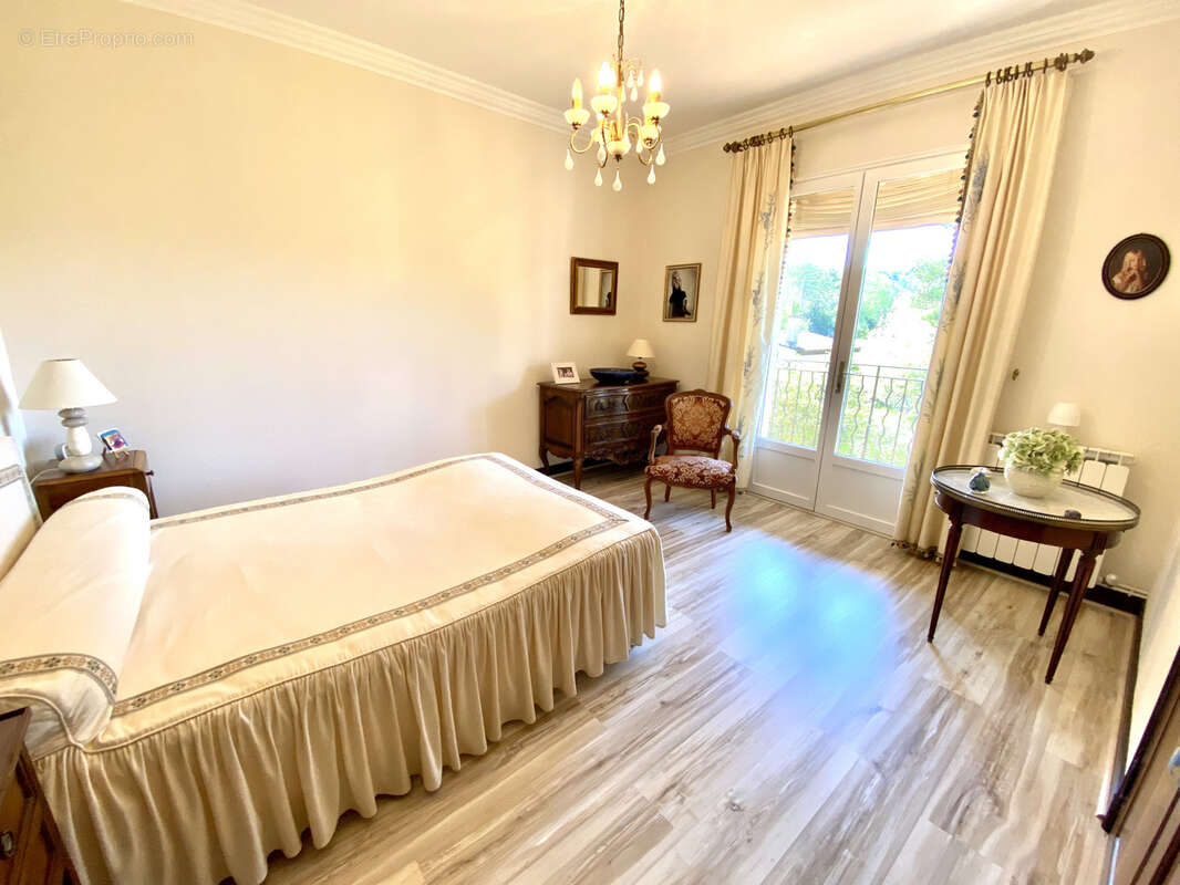 Maison à MONTELIMAR