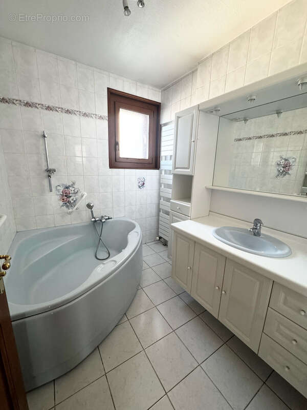 Maison à SAINT-BONNET-LE-FROID