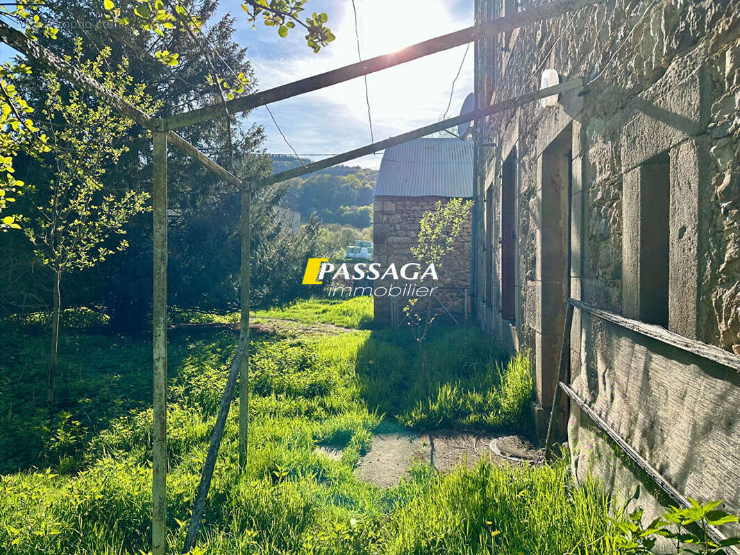A VENDRE - Ensemble immobilier et terrain attenant - LE MEJANEL - photo 5