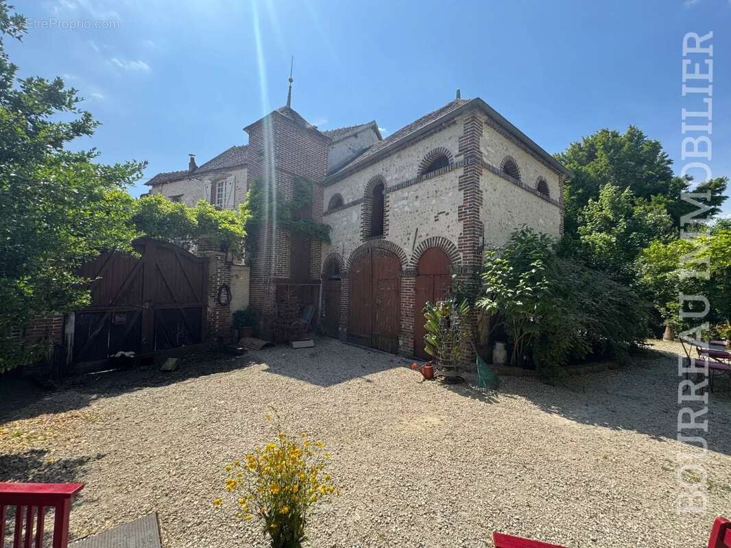 Maison à CEZY