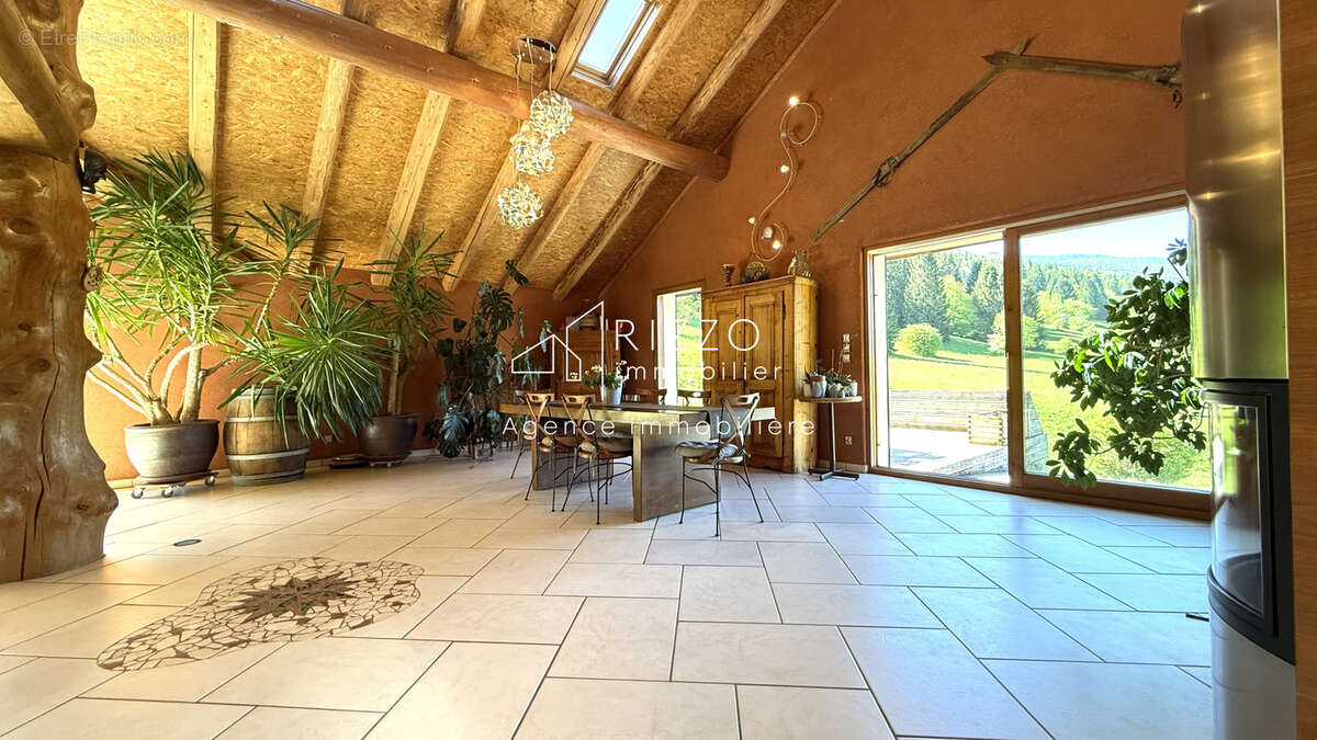 Maison à MIJOUX