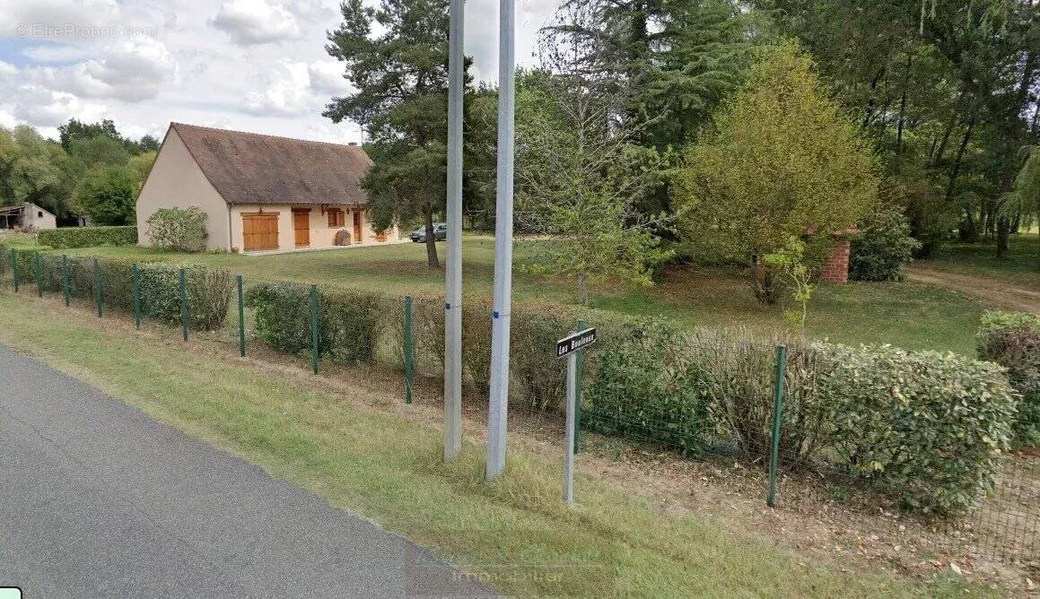 Maison à CHEVILLON-SUR-HUILLARD