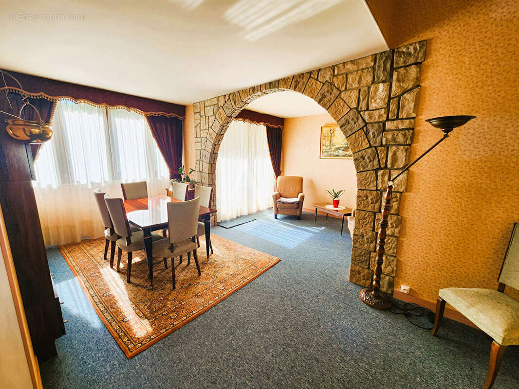 Appartement à FRESNES