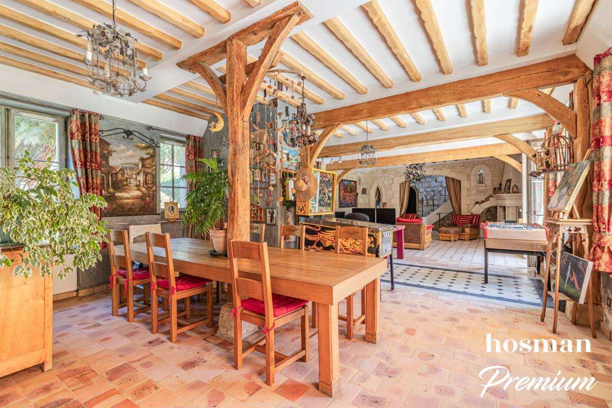 Demeure d'exception - 500 m² habitables sur un parc de 4 175 m² - 10 pièces - Piscine et salle de sport - photo 9