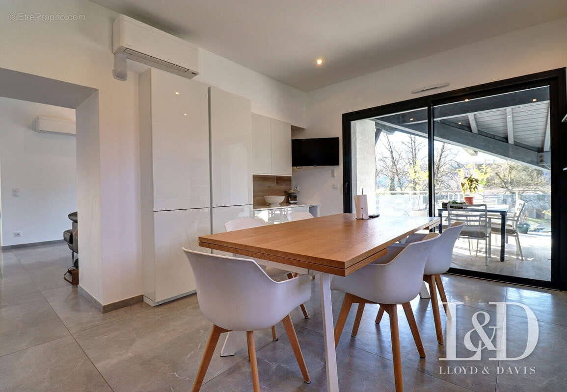 Appartement à AIX-LES-BAINS