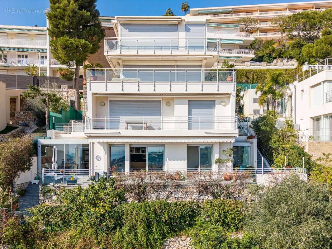 Villefranche sur Mer - Spectaculaire 3p avec terrasse et jardin vue panoramique, garage partagé en sus - photo 15