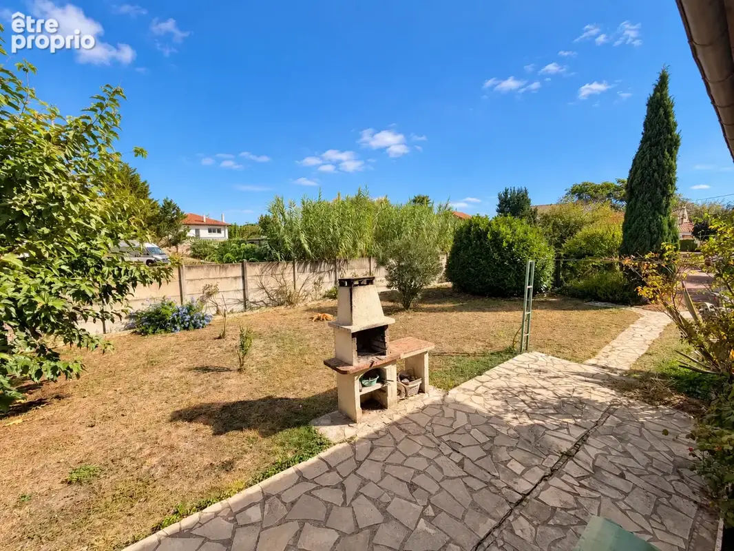 Maison de plain-pied avec sous-sol et grand jardin - photo 5