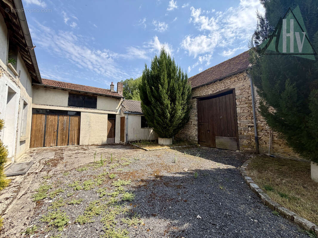Maison à rénover - 95 m2 - Chalautre-la-Petite - photo 4