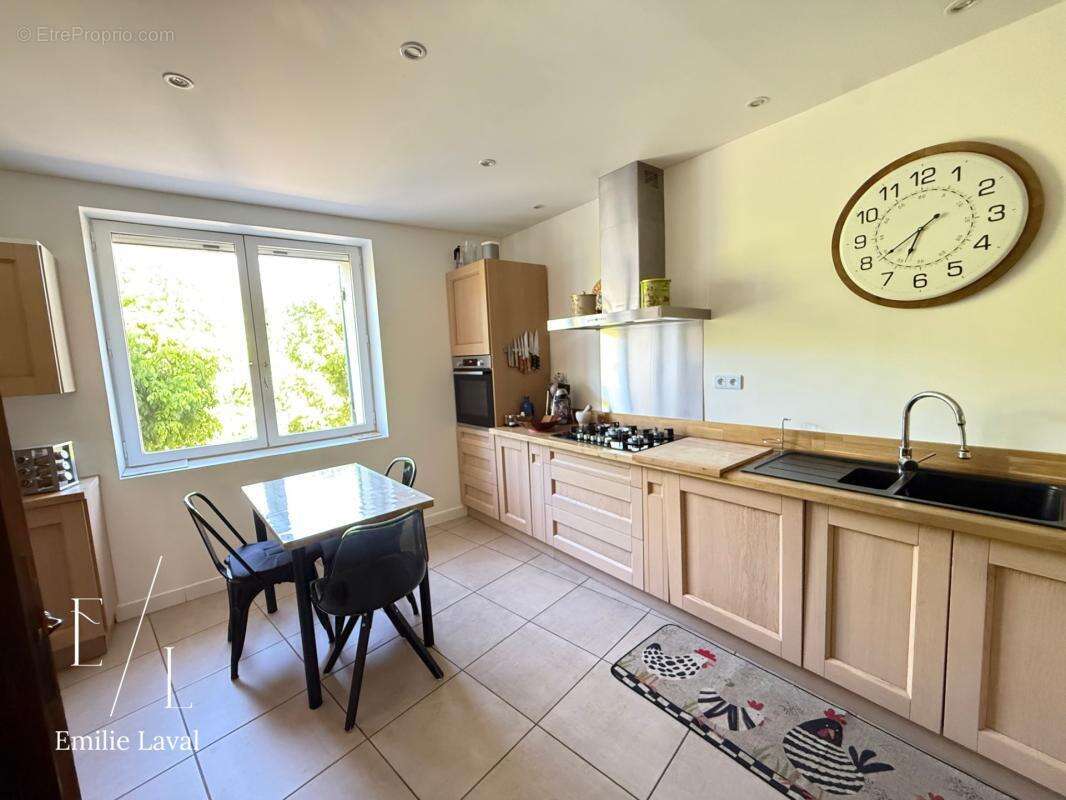 Maison en pierre 4 chambres avec dépendances et piscine à SAINT VINCENT DE PERTIGNAS (33) - photo 7