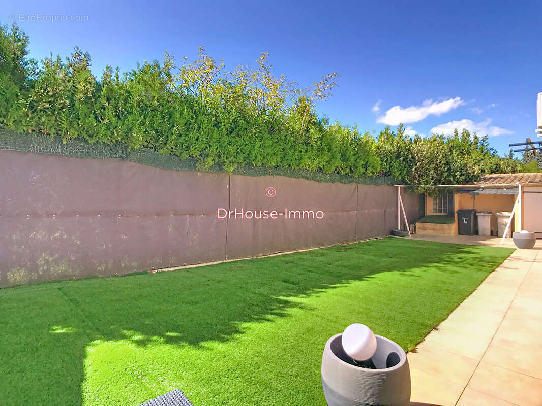 Maison à SAINT-VICTORET