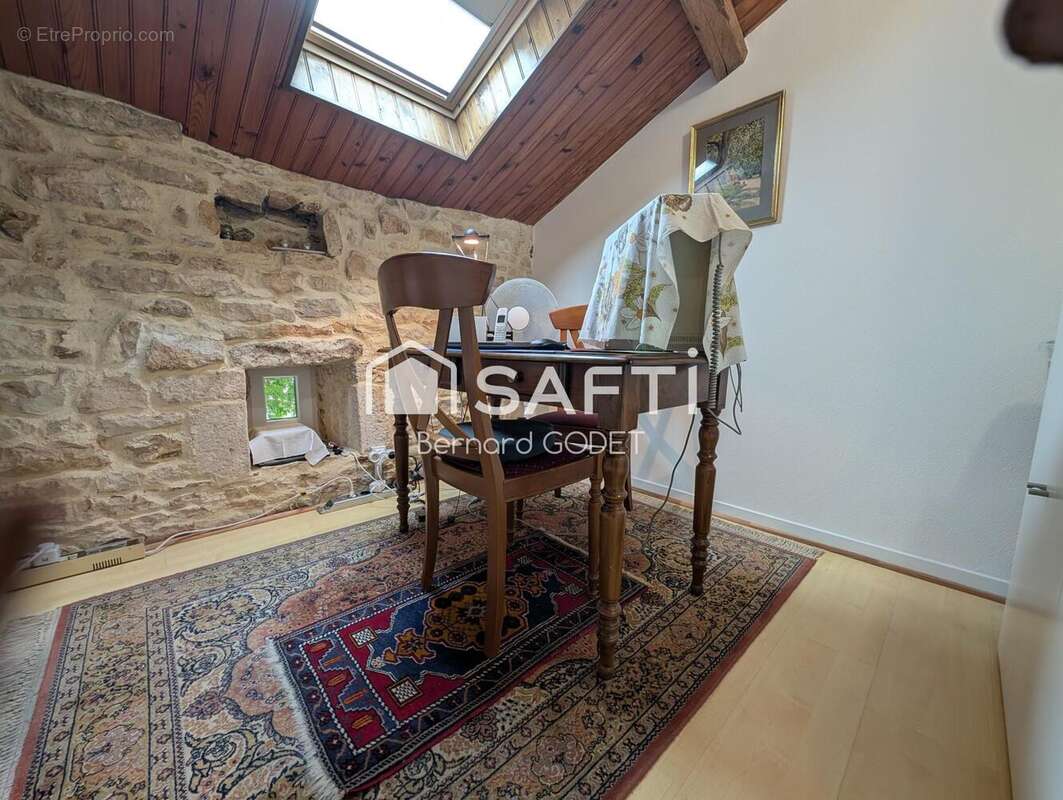 Maison 124 m² à Bioussac  - photo 6