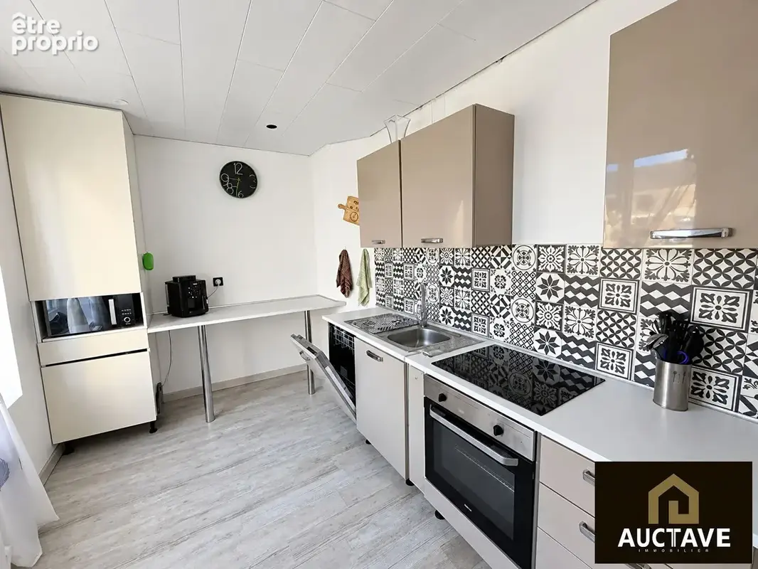 Maison en pierre avec 3 chambres, jardin et dépendances - photo 8