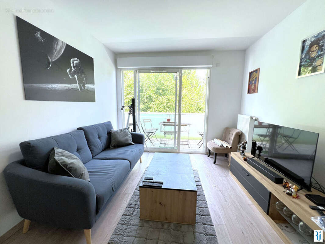 Appartement à LE MESNIL-ESNARD