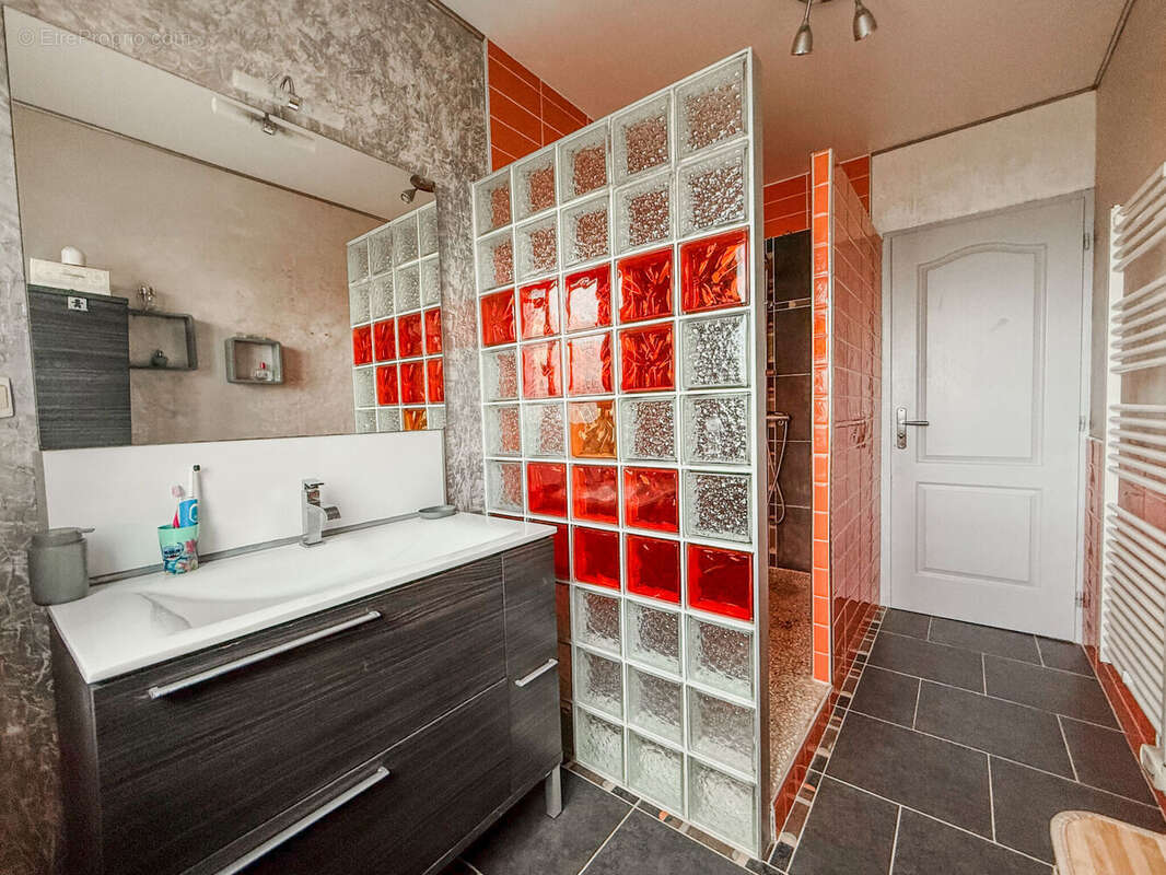 Photo 8 - Maison à ROSIERES-EN-SANTERRE