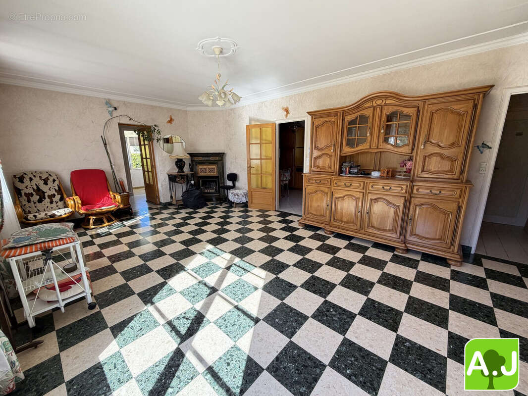 Maison à EZY-SUR-EURE