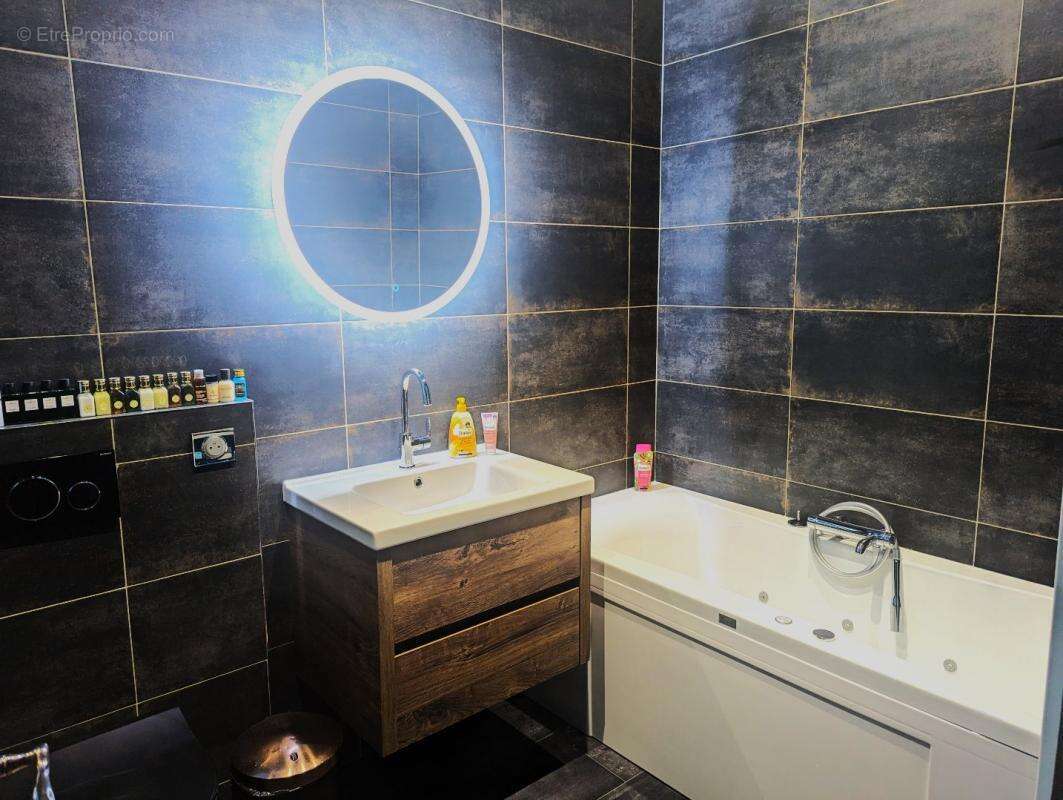 Maison à VERTEUIL-SUR-CHARENTE