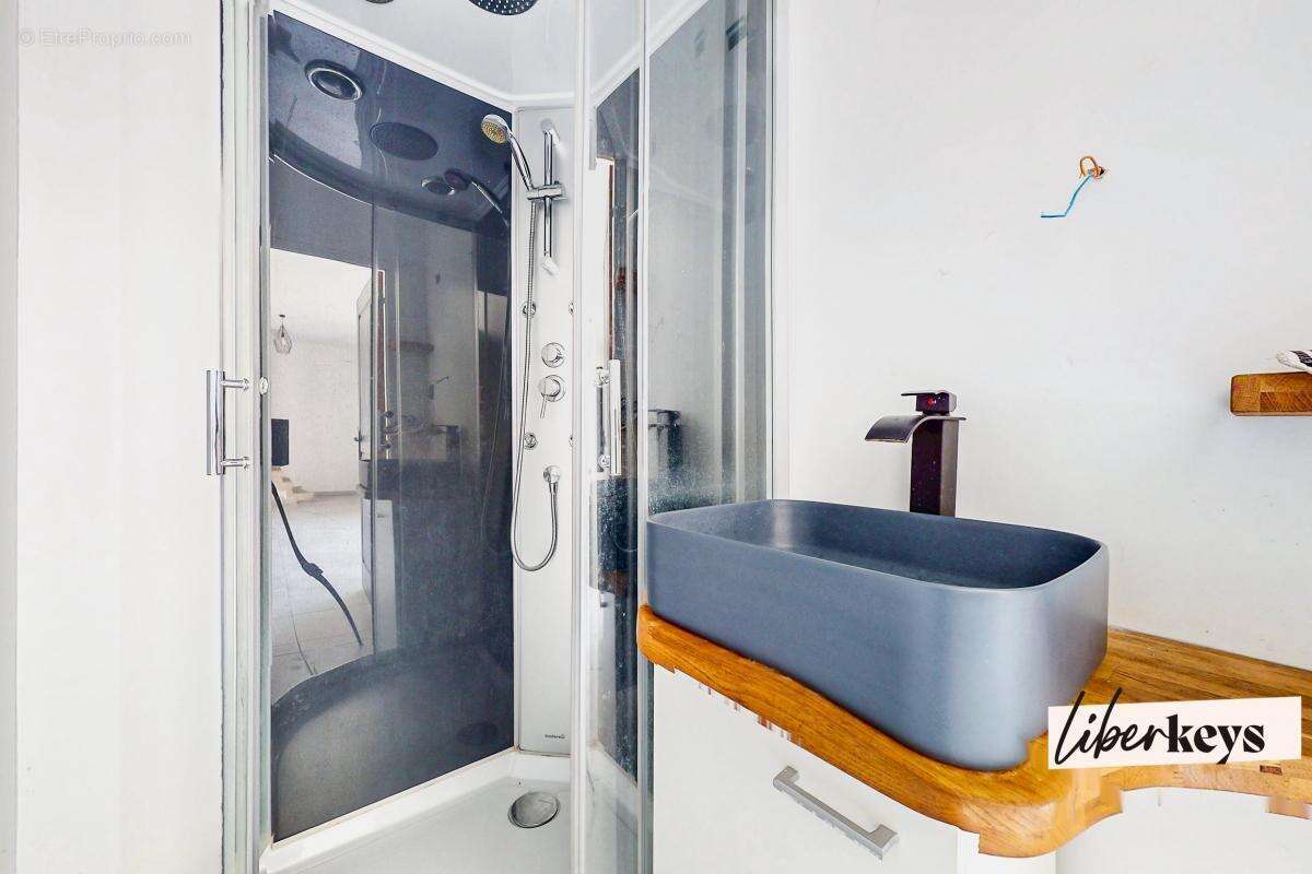 Maison à LES ROCHES-DE-CONDRIEU