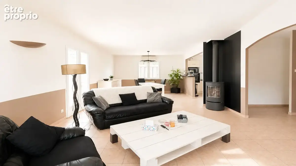 Maison T5 de plain-pied de 114 m² , proche commodités . - photo 12