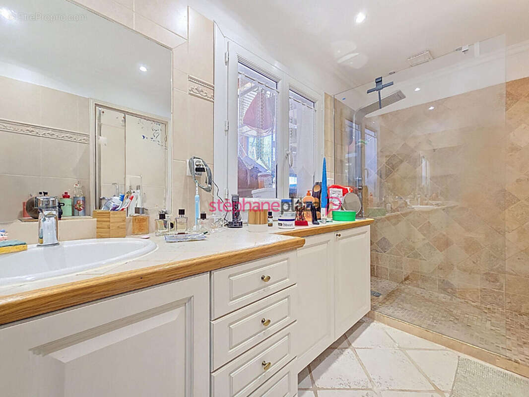 Maison à LES ADRETS-DE-L'ESTEREL