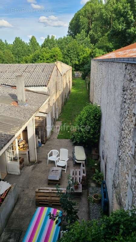 Dpt Charente Maritime (17), à vendre SAINT JEAN D'ANGELY maison P6 loué commerce, habitation et jardin - photo 8