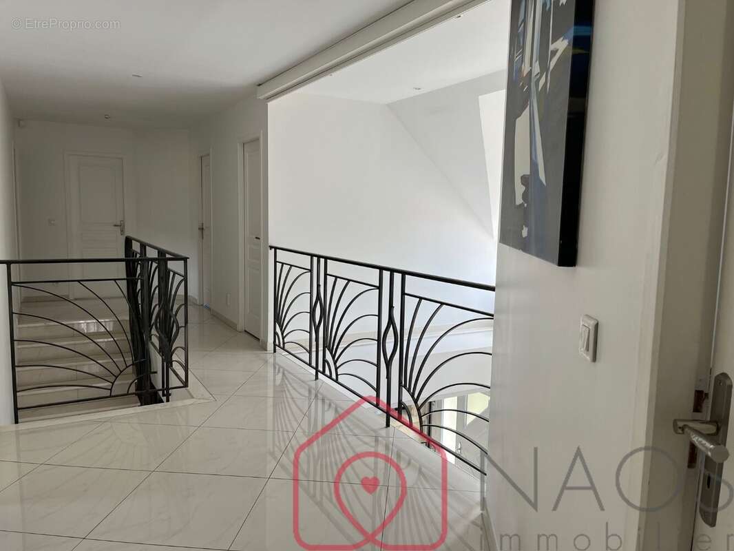 Maison à SAINT-PIERRE-LES-NEMOURS