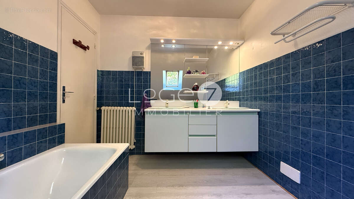 Maison avec vie de plain-pied sur un magnifique parc paysagé - photo 14