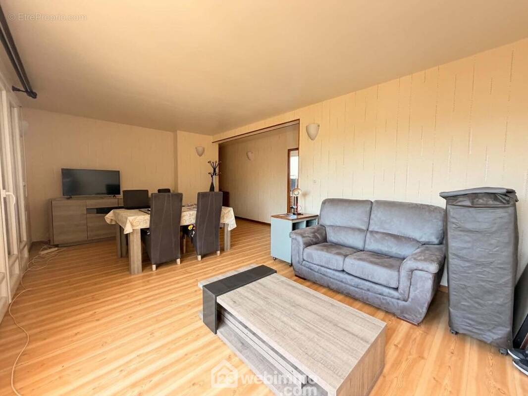 L'espace salle à manger pour y recevoir vos convives - Appartement à LAON