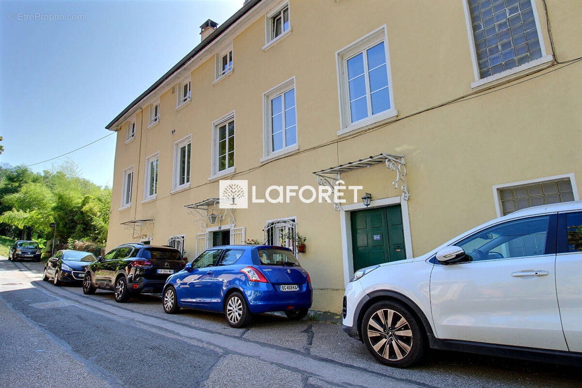 Appartement à NEUVILLE-SUR-SAONE