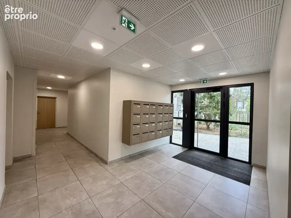 Appartement T3 récent avec deux balcons, garage et ascenseur - photo 28