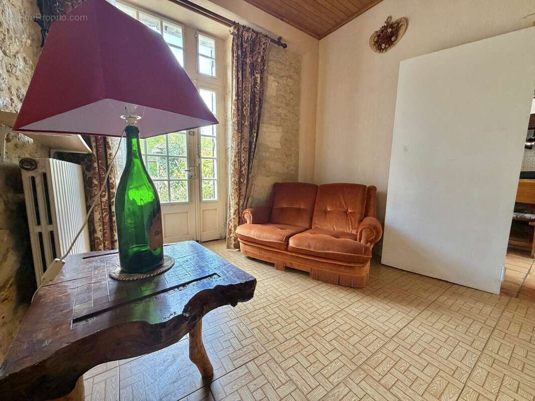 Maison 233 m² à Saint-Vincent-De-Cosse  - photo 8