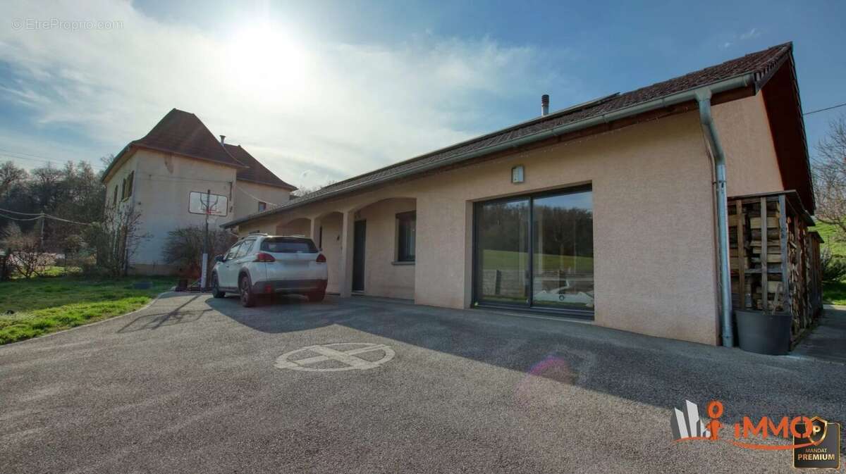 Maison à CORBELIN